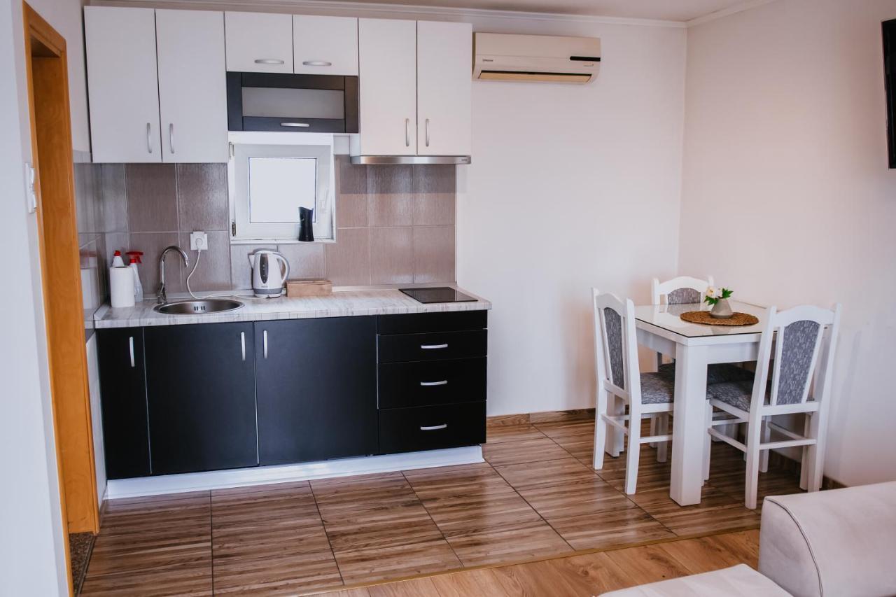 Studio Apartment Dzungla Doboj Buitenkant foto